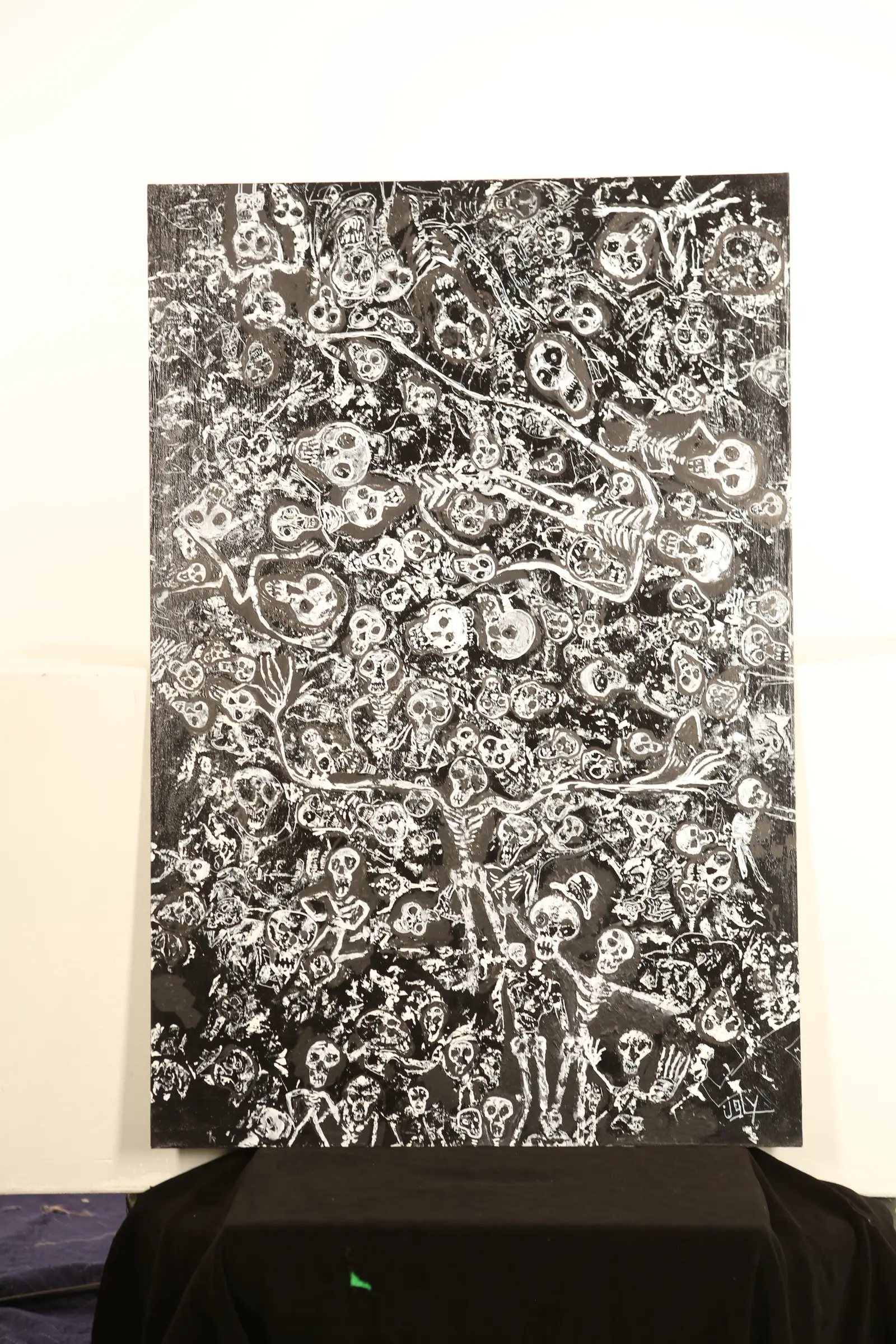 Suite de la série noir/blanc précédente (encre ?) — confirmation que c'est une série.